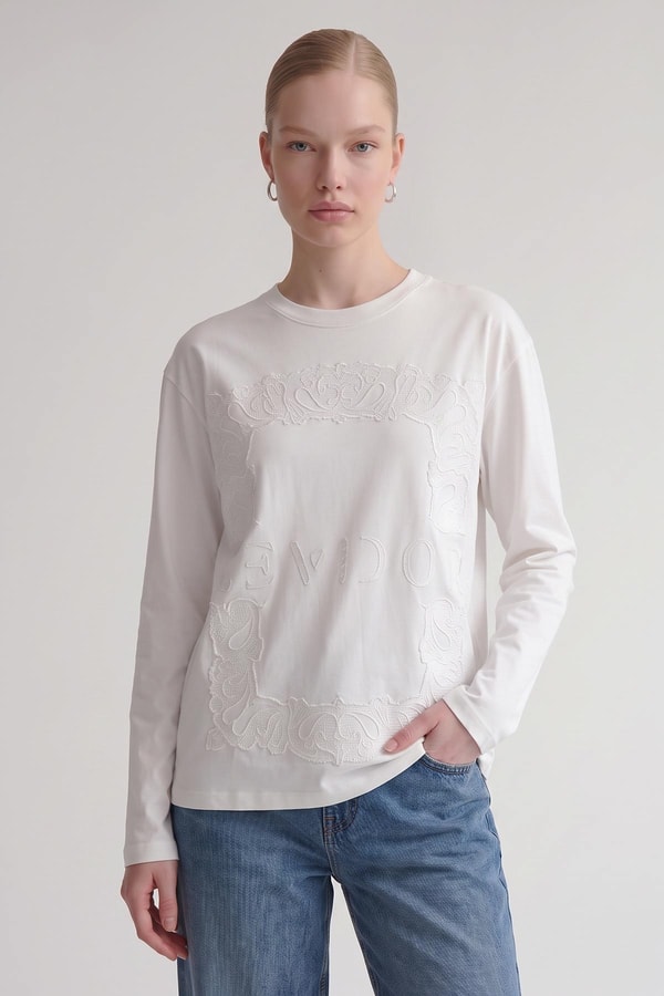 LevidorNakış Çerçeveli Yazılı Sweatshirt Bej