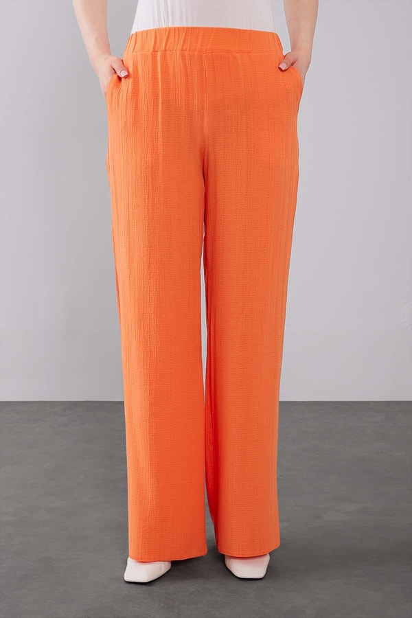 LevidorOranj Yarım Patlı Fırfır Detaylı İkili Takım