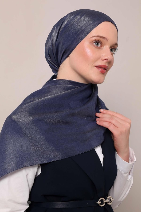 LevidorPatlıcan Moru Simli Bodrum Şal