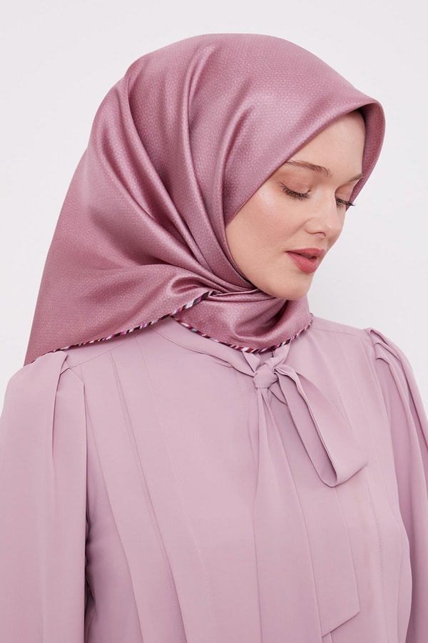 LevidorPembe Benekli Twill İpek Eşarp