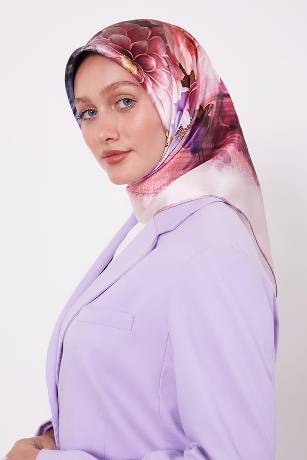 LevidorPembe Çiçek Desen Sura İpek Eşarp