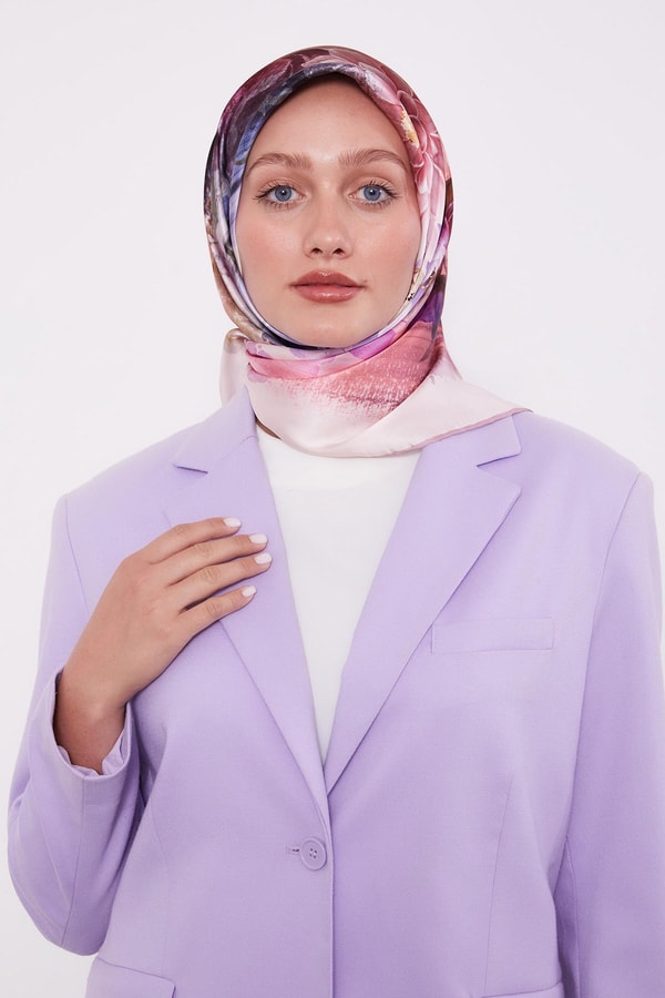 LevidorPembe Çiçek Desen Sura İpek Eşarp