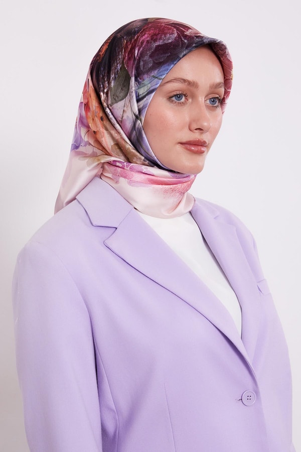 LevidorPembe Çiçek Desen Sura İpek Eşarp