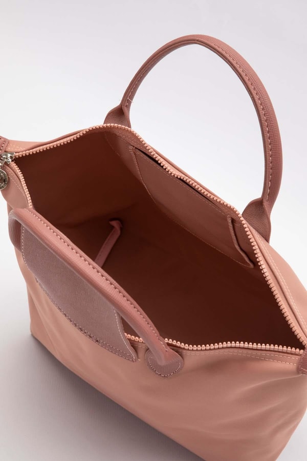 LevidorPembe Deri Kapak Aksesuarlı Omuz Çantası