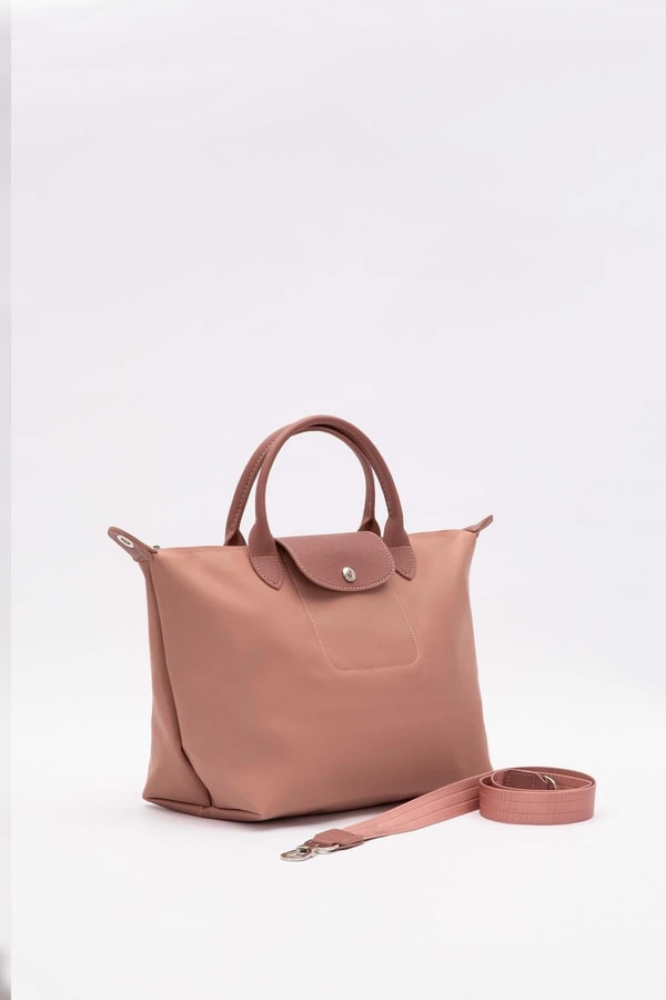 LevidorPembe Deri Kapak Aksesuarlı Omuz Çantası