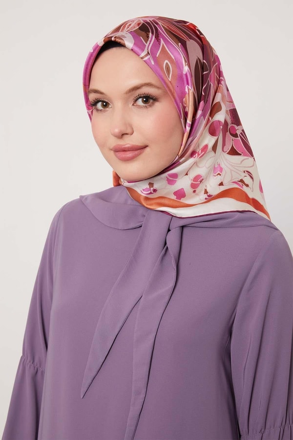 LevidorPembe Karışık Çiçek Desen Twill İpek Eşarp