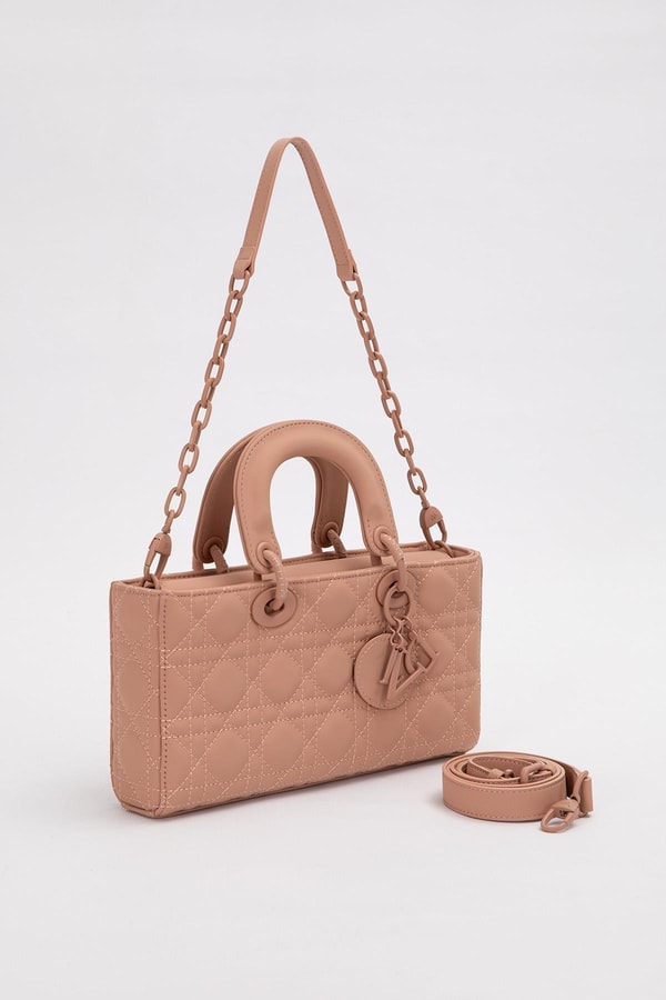 LevidorPembe Logo Aksesuar Zincirli Omuz Çantası