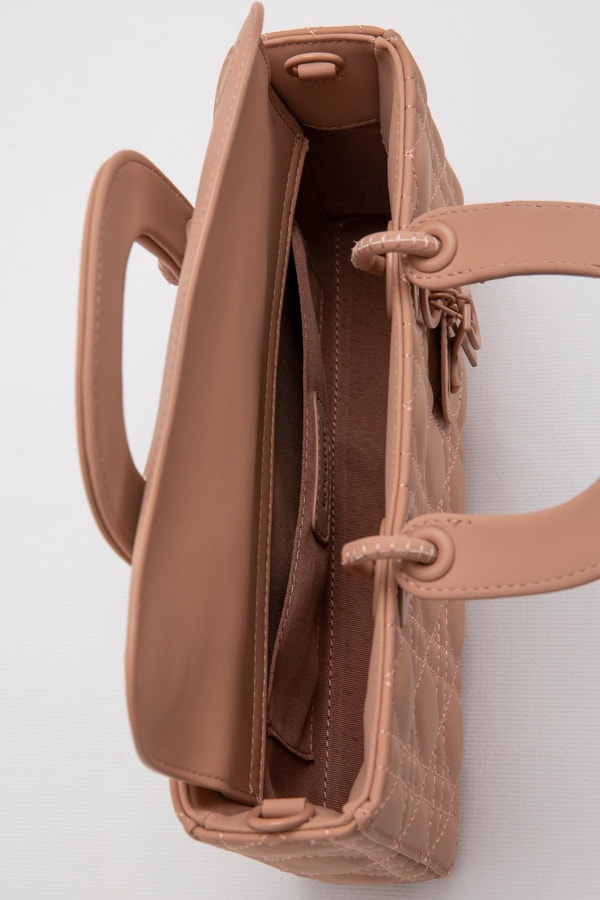 LevidorPembe Logo Aksesuar Zincirli Omuz Çantası