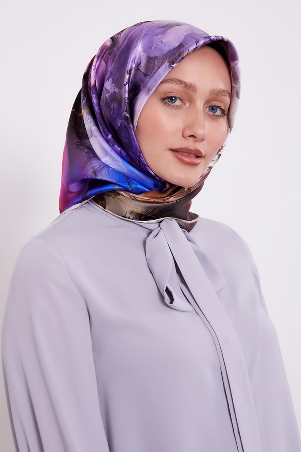 LevidorPembe Menekşe Desen Sura İpek Eşarp