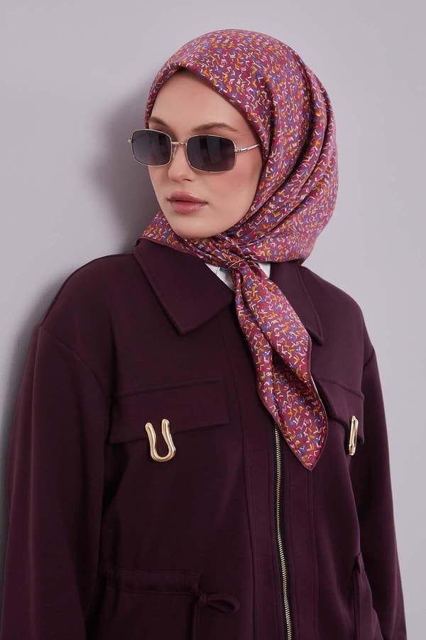 LevidorPembe Mini Yazı Detay Twill İpek Eşarp