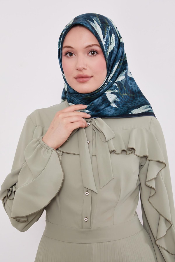 LevidorPetrol Yeşili Soyut Yaprak Desen Twill İpek Eşarp