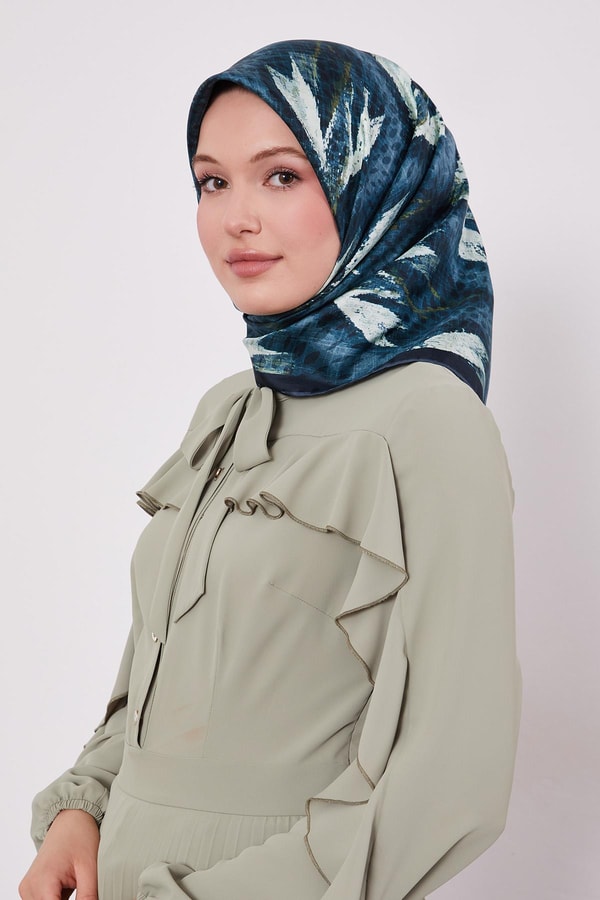 LevidorPetrol Yeşili Soyut Yaprak Desen Twill İpek Eşarp
