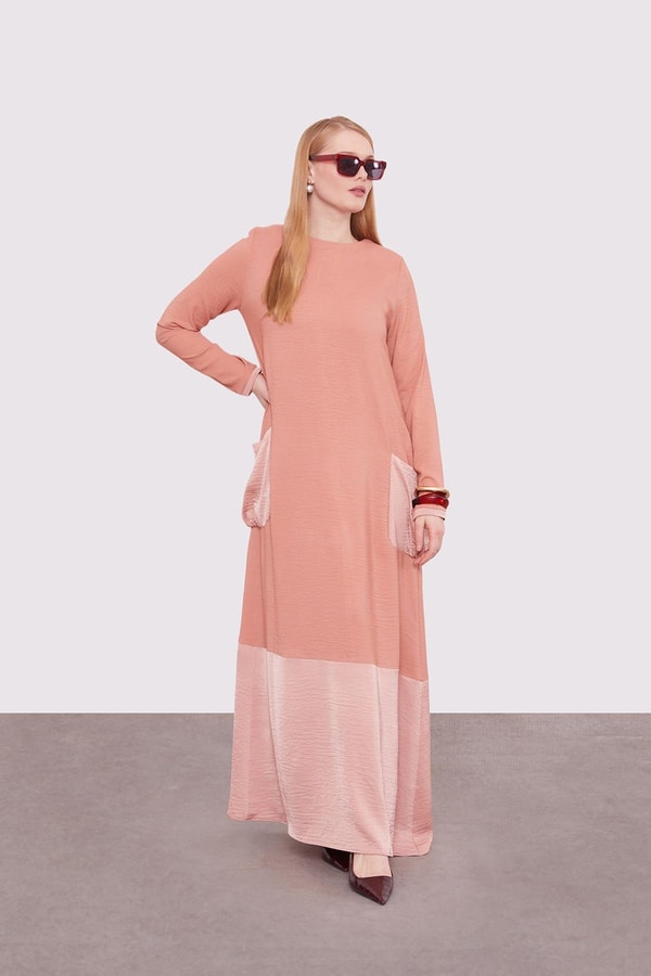 LevidorPudra Büyük Cep Detaylı Elbise