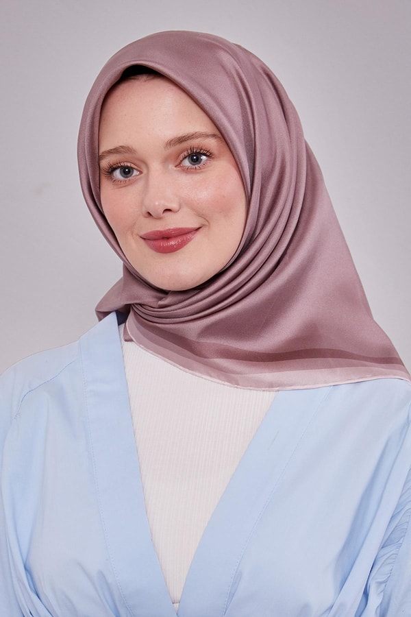 LevidorPudra Kenar Bordürlü Twill İpek Eşarp