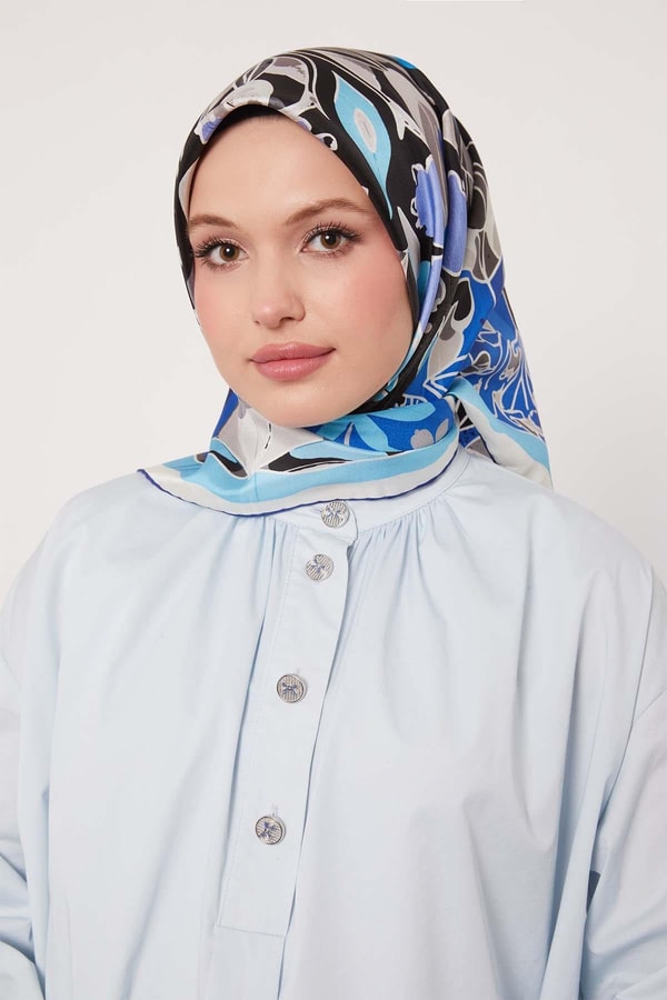 LevidorSaks Karışık Çiçek Desen Twill İpek Eşarp