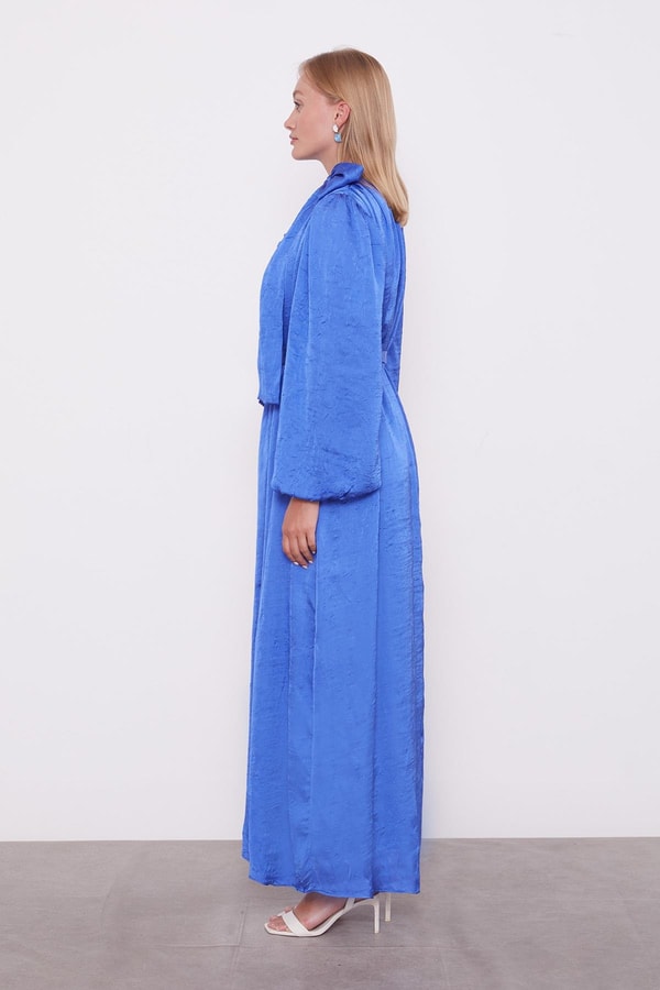 LevidorSaks Kuşak Detaylı Saten Kraş Elbise