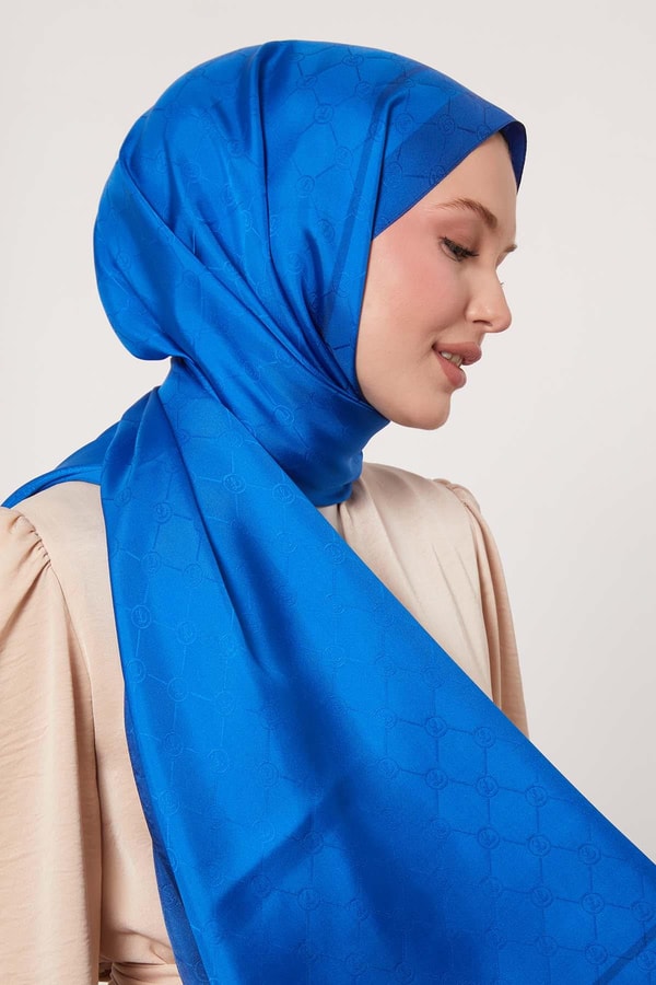 LevidorSaks Şerit Detay Monogram İpek Şal