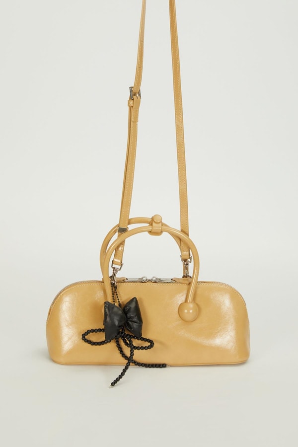 LevidorSarı Charm Detaylı Baget Çanta