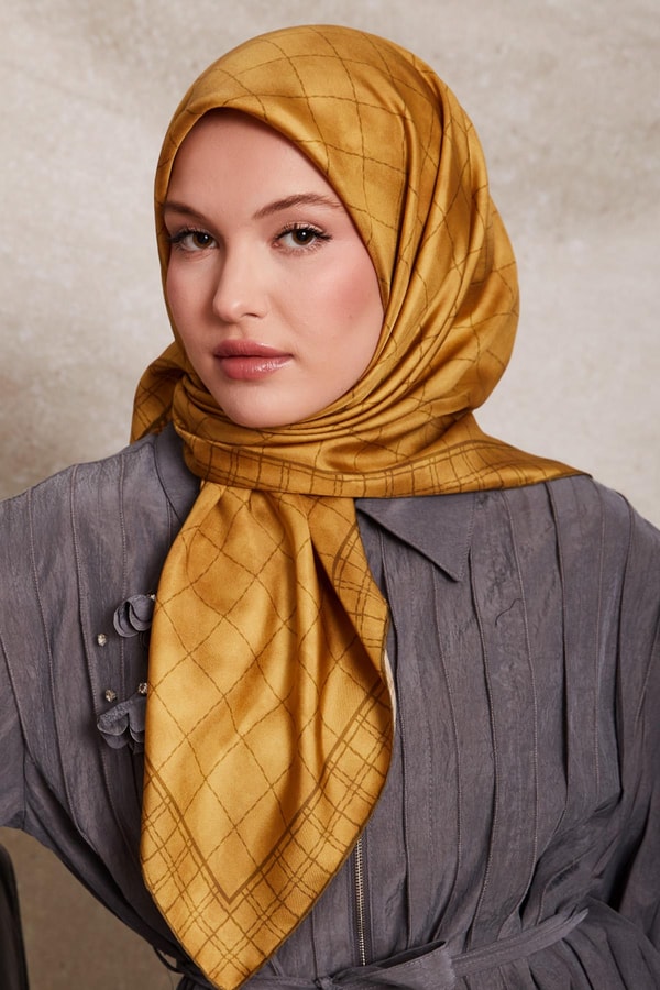 LevidorSarı Kareli Twill İpek Eşarp