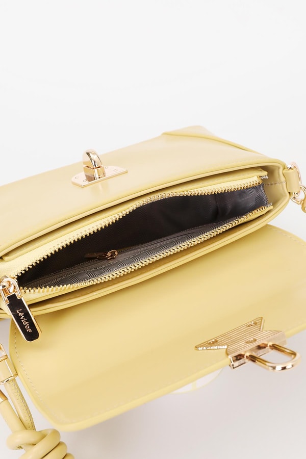 LevidorSarı Üçgen Kilit Detaylı Omuz Çantası