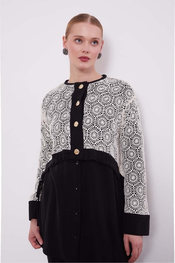 LevidorSiyah-Bej Dantel Detaylı Üçlü Tanik Takım