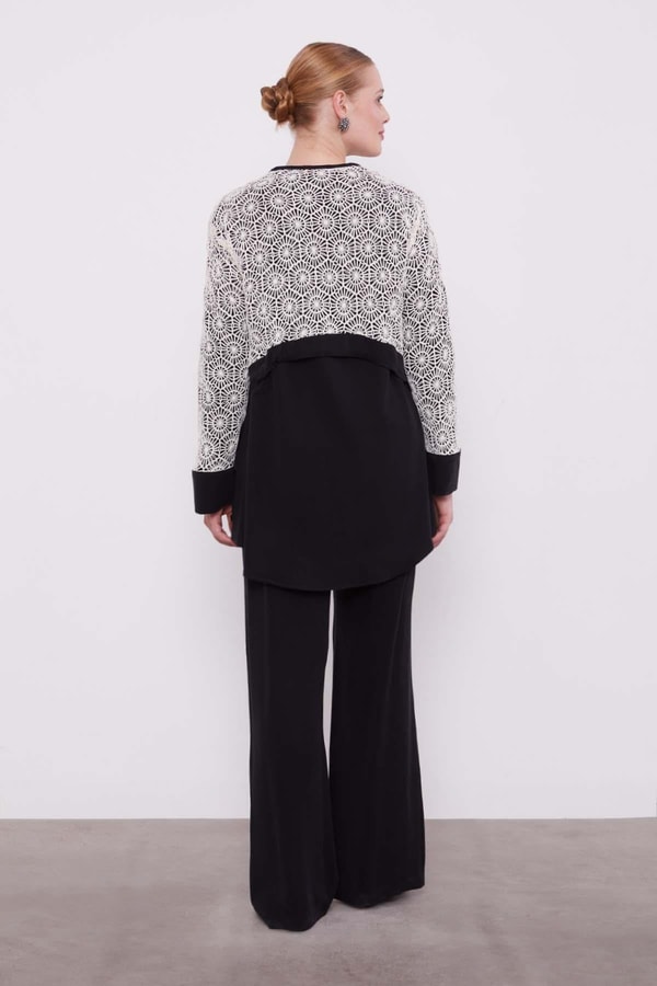 LevidorSiyah-Bej Dantel Detaylı Üçlü Tanik Takım