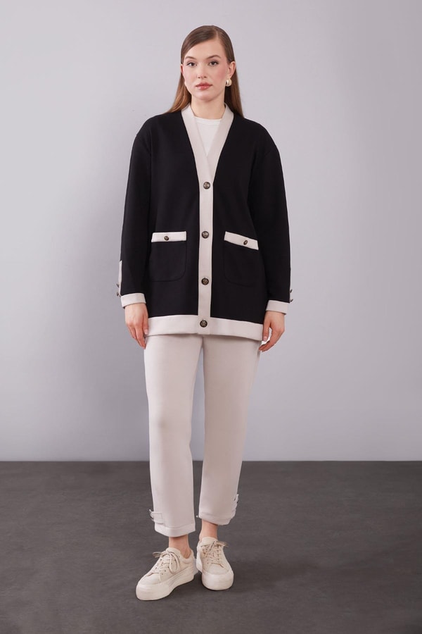 LevidorSiyah-Bej Düğme Kapamalı Hırkalı İkili Takım