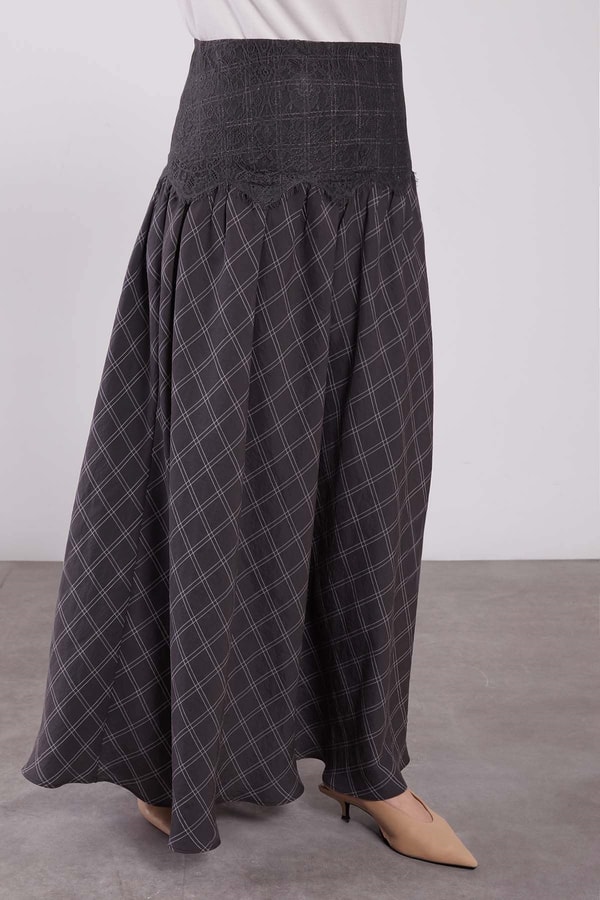 LevidorSiyah Bel Dantel Detaylı Etek Takım