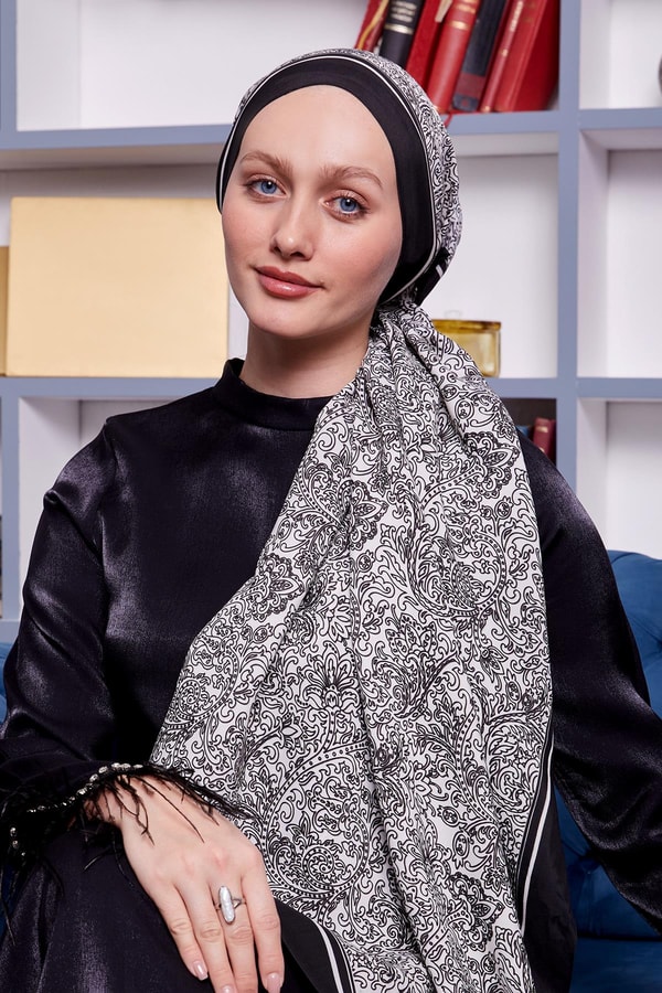 LevidorSiyah-Beyaz Çini Desen Royal Şal