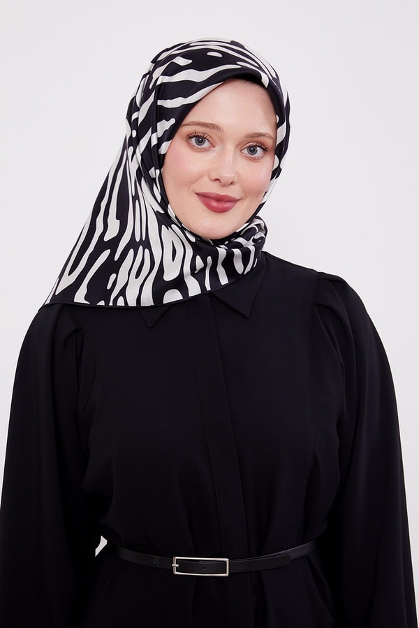 LevidorSiyah-Beyaz Dalmaçya Desen Twill İpek Eşarp