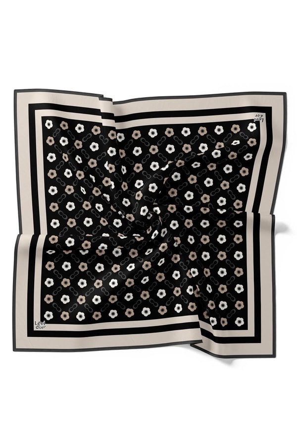 LevidorSiyah-Beyaz Papatya Desen Twill İpek Eşarp