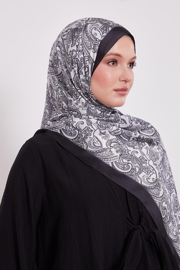 LevidorSiyah-Beyaz Pastel Ton Hint İpeği Şal