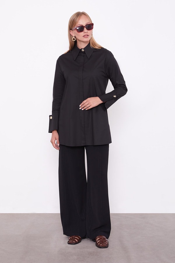 LevidorSiyah Broş Düğme Detaylı Gömlek