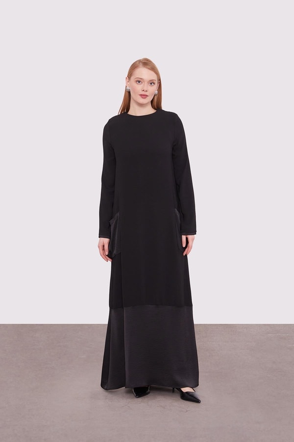 LevidorSiyah Büyük Cep Detaylı Elbise