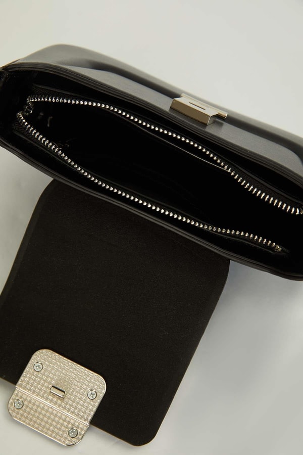 LevidorSiyah Büyük Tokalı Baget Çanta