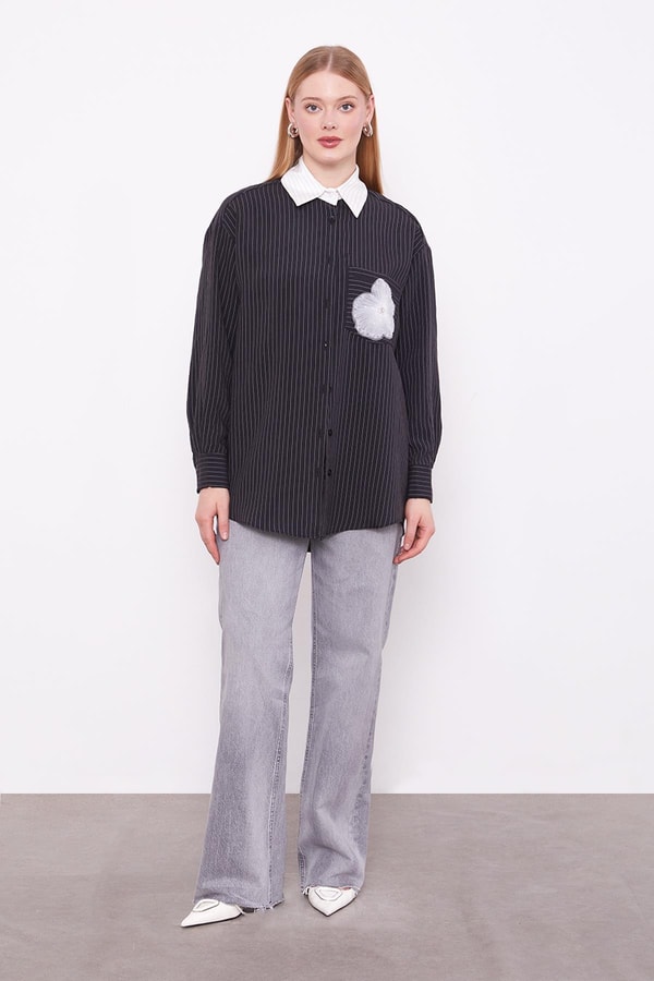 LevidorSiyah Cebi Çiçek İşleme Detaylı Gömlek