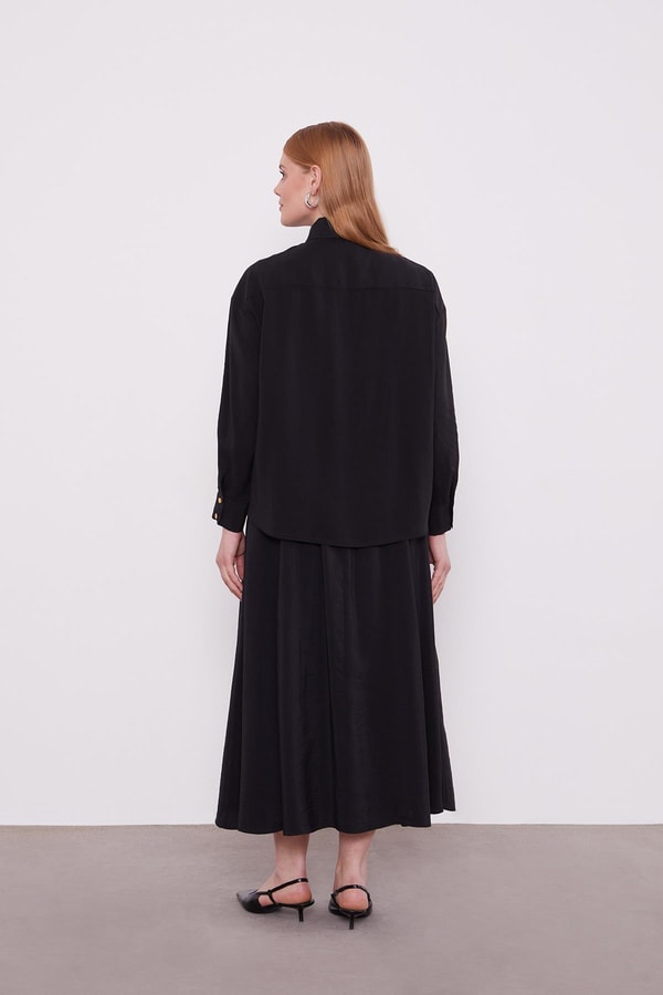 LevidorSiyah Cep Boncuk Papatya Detaylı Etek Takım