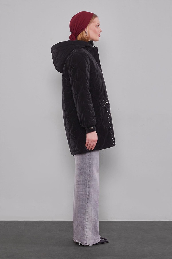 LevidorSiyah Cep Taş Detaylı Kapitone Mont