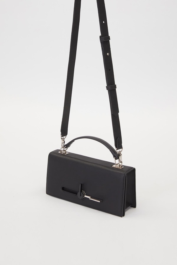 LevidorSiyah Çevirmeli Kilitli Omuz Çantası