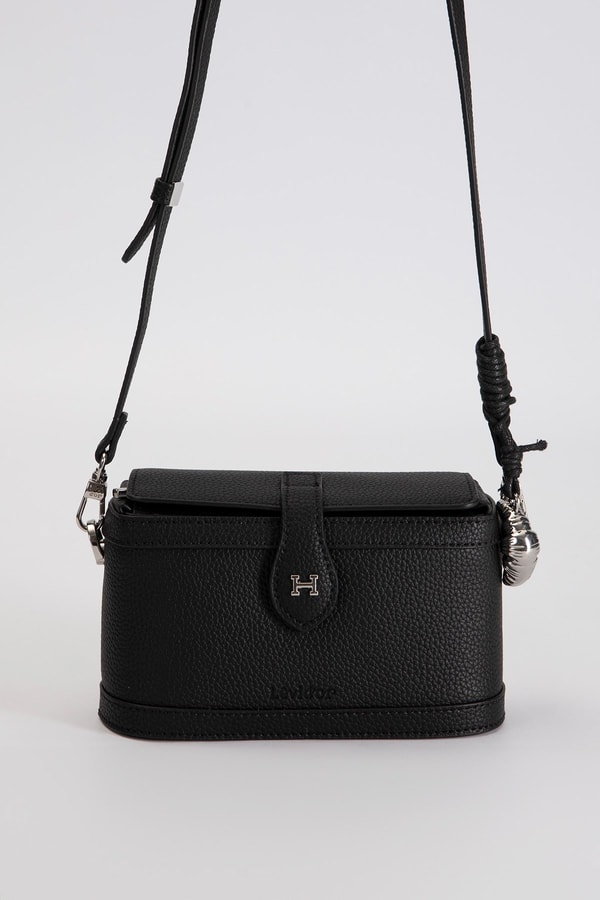 LevidorSiyah Charm Detaylı Çapraz ve Omuz Çantası