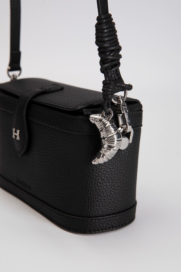 LevidorSiyah Charm Detaylı Çapraz ve Omuz Çantası