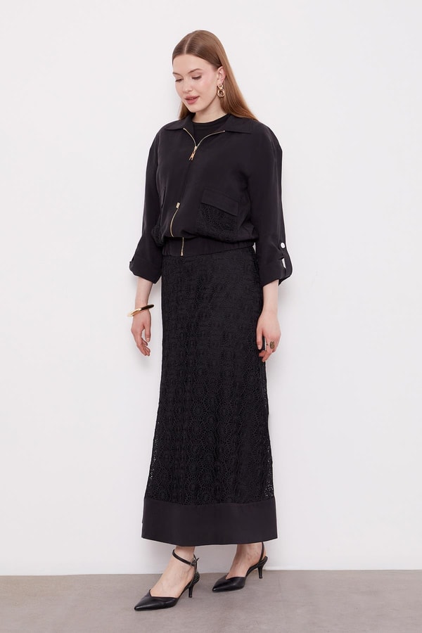 LevidorSiyah Çiçek Dantelli Etek Takım