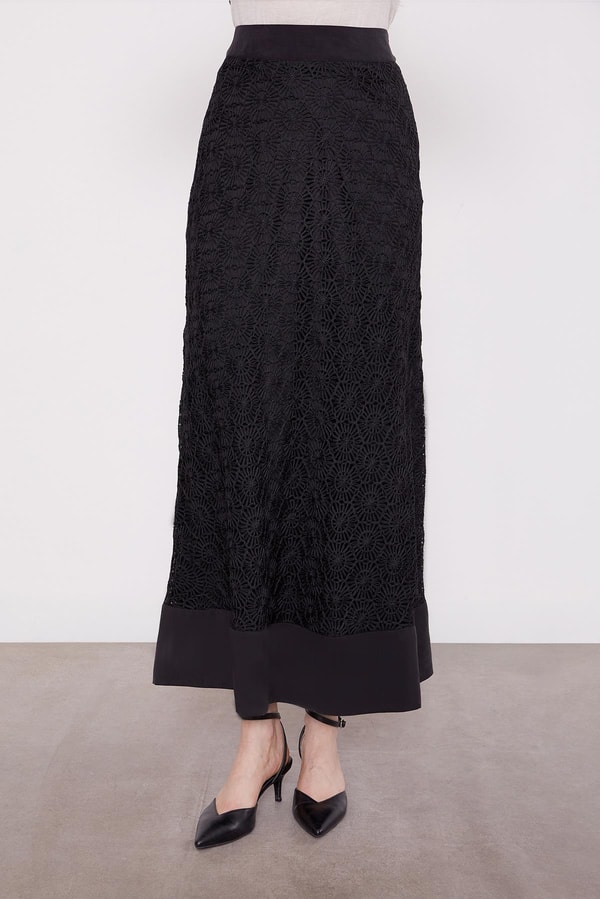 LevidorSiyah Çiçek Dantelli Etek Takım