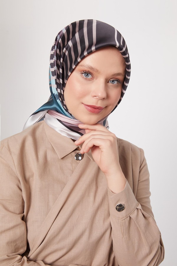 LevidorSiyah Çizgili Cool Eşarp