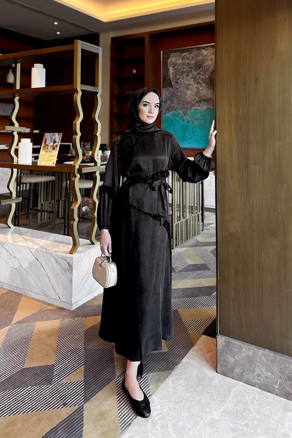 LevidorSiyah Dantel Şeritli Cupra Elbise