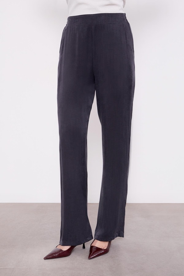 LevidorSiyah Dik Yaka Düğme Detaylı Cupra İkili Takım