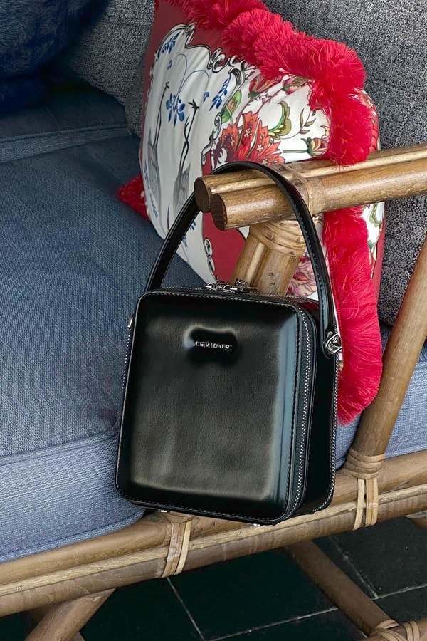 LevidorSiyah Dikdörtgen Model Omuz Çantası