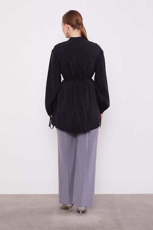 LevidorSiyah Düğme Detay Belden Bağlama Gömlek