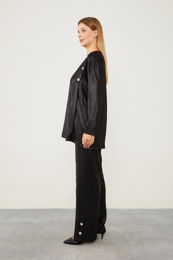 LevidorSiyah Düğme Detaylı Bisiklet Yaka İkili Takım