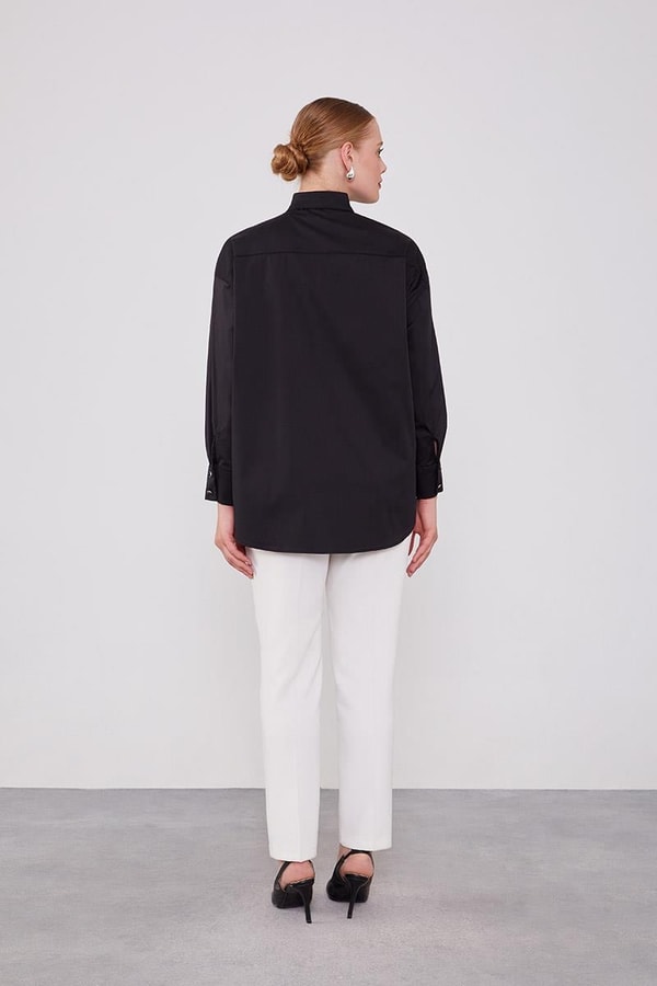 LevidorSiyah Düğme Detaylı Gömlek